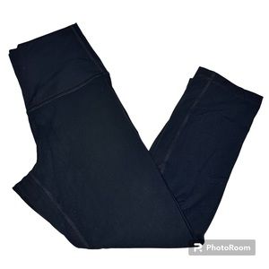 G Logo | Black Stretch Athletic Cropped Leggings | No size tag - Estimated Small